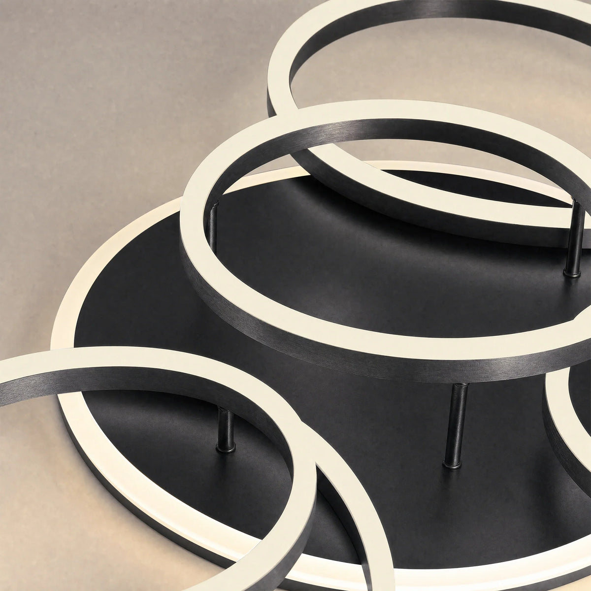 Plafonnier LED - Anneaux Décalés | Cercléa